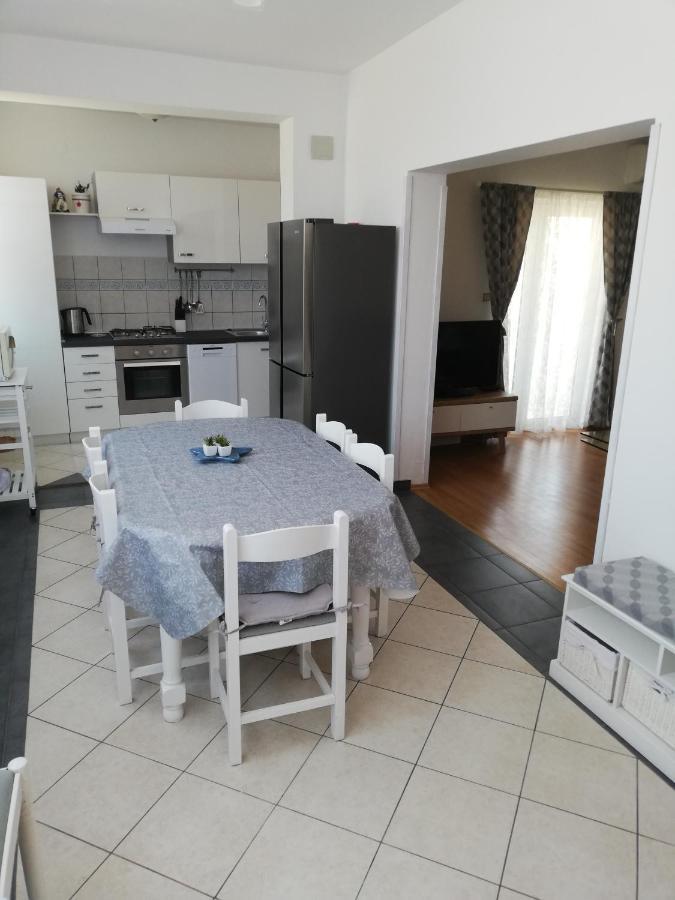 Apartman G&L Grebastica Luaran gambar