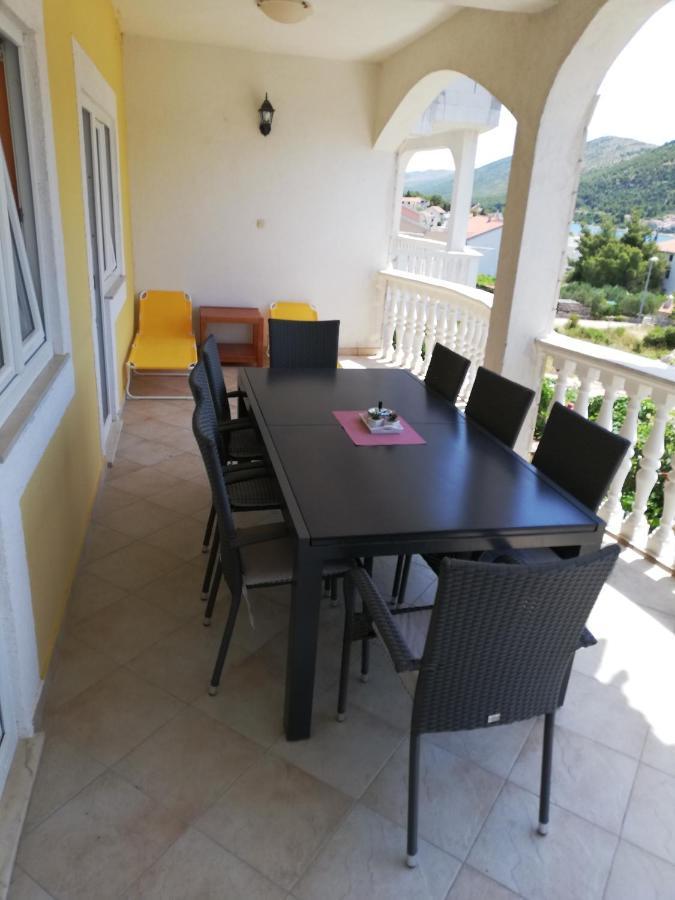 Apartman G&L Grebastica Luaran gambar